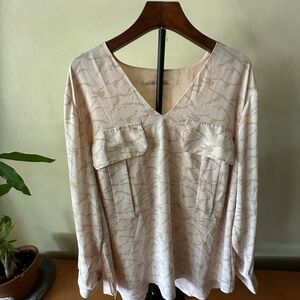 RACHEL Rachel Roy Light Pink V-Neck Blouse with Abstract Pattern